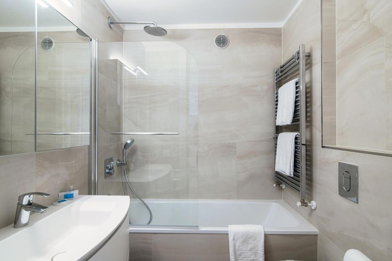Palace Apartment By Quokka 360 - 2 Minutes From Lugano Lido 외부 사진