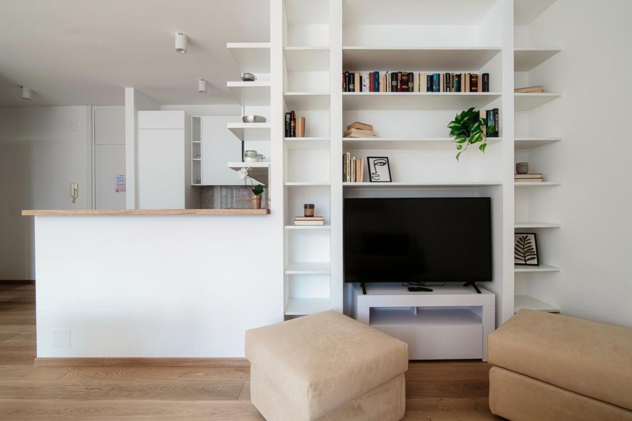 Palace Apartment By Quokka 360 - 2 Minutes From Lugano Lido 외부 사진